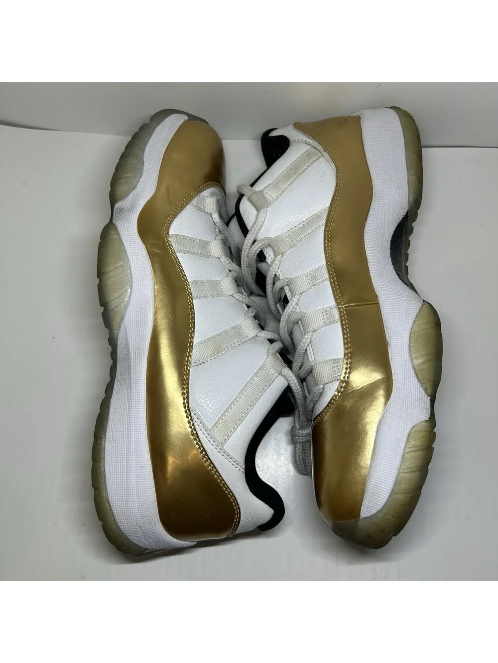 Air Jordan 11 Retro Low Closing Ceremony 2016 - Size 10.5 - (528895-103)